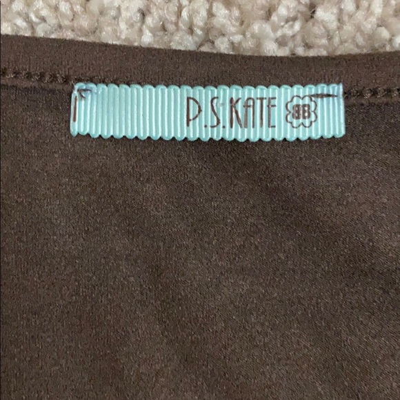 Cute top - Picture 2 of 2